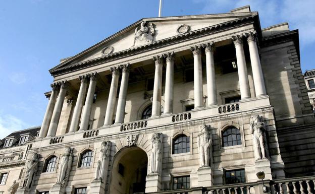Facade of the Bank of England. 
