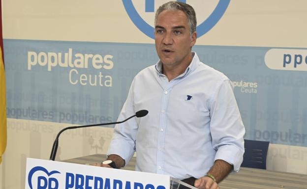 El coordinador general del PP, Elías Bendodo, este sábado en Ceuta.