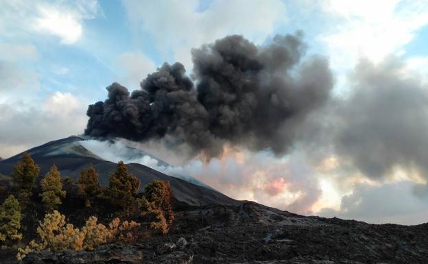 Imagen de la última erupción registrada en La Palma en 2021. /Igme
