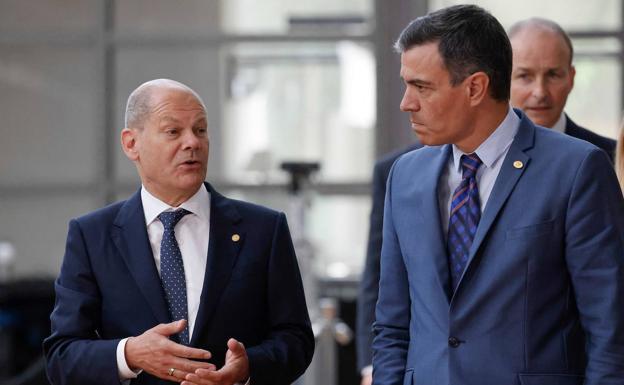 President Pedro Sánchez together with Foreign Minister Olaf Scholz.