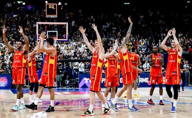 Los jugadores de la selección española celebran el pase a la final del Eurobasket.