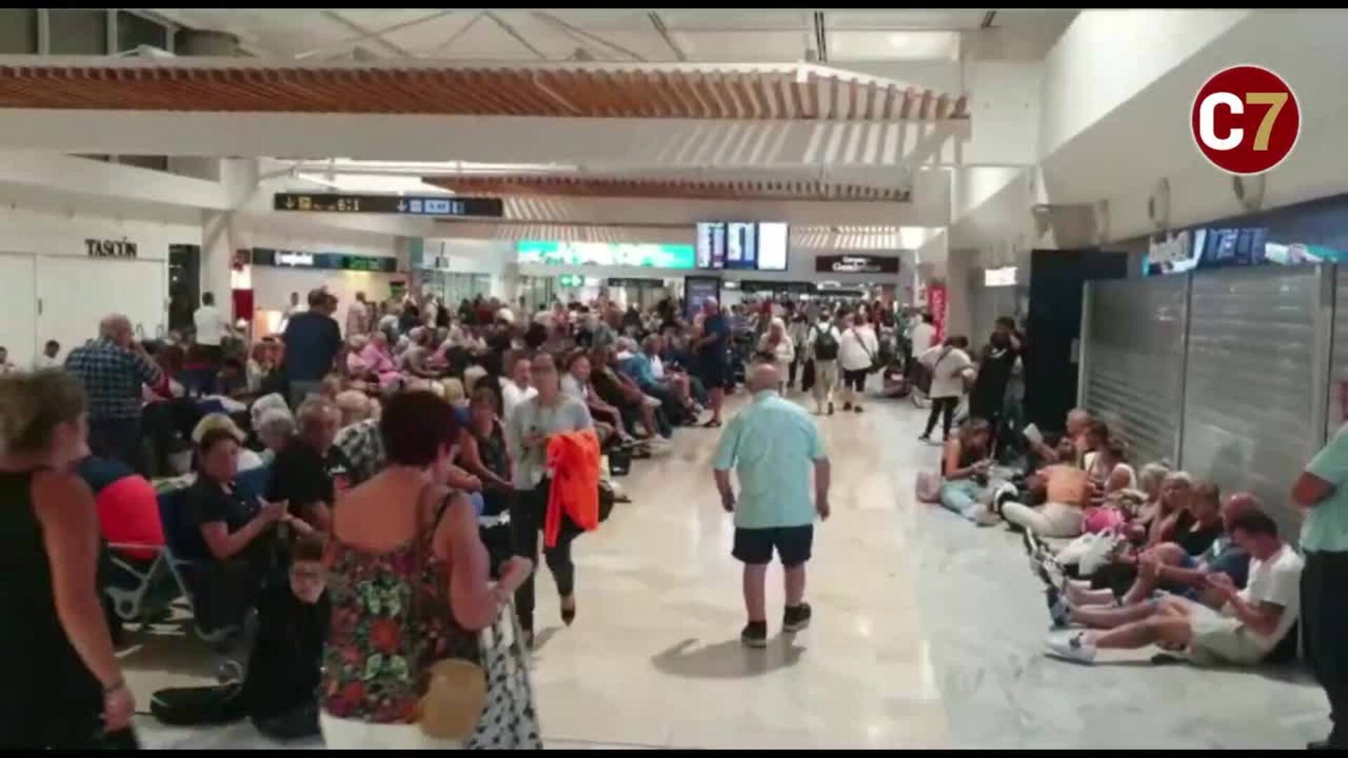 Caos en el aeropuerto de Lanzarote