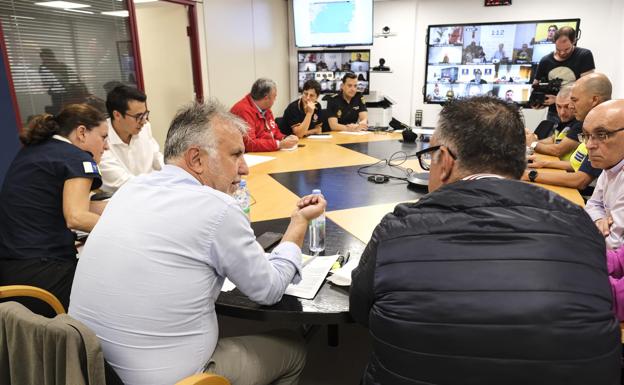 Torres, in a meeting this Monday with the security coordination team. 