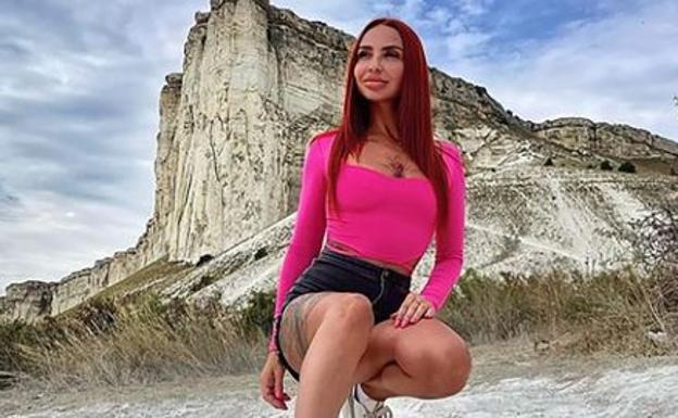 Miss Crimea 2022, Olga Valeeva, ha sido multada por cantar un himno ucraniano. 