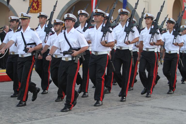 Imagen de archivo de un desfile militar en la Base Naval de la capital grancanaria./ARCADIO Suárez