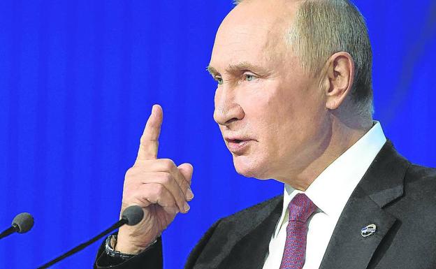 El presidente ruso, Vladímir Putin, este viernes durante su intervención en el Foro de Valdái, en Moscú./mikhail metzel / afp