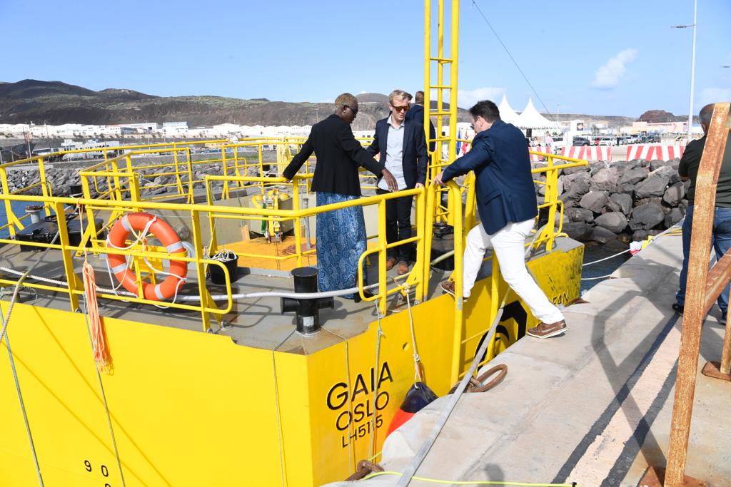 Presentan un prototipo para la desalinización en océano abierto