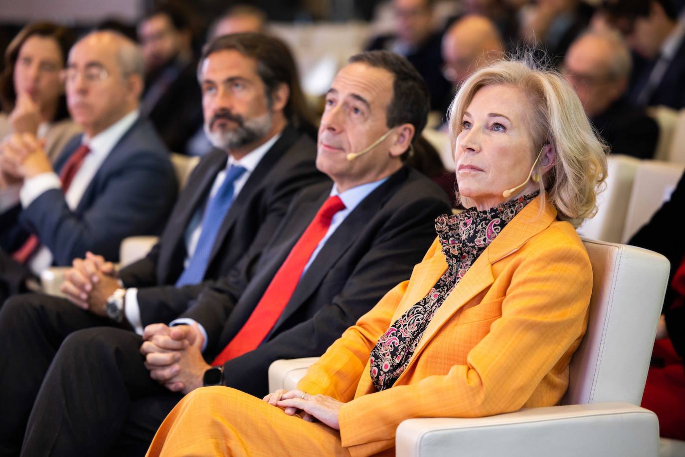María Dolores Dancausa, consejera delegada de Bankinter, junto a Gonzalo Gortázar, consejero delegado de CaixaBank. /kpmg