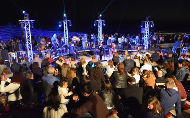 Olga Cerpa y Mestisay en el concierto celebrado en Maspalomas en 2018.
