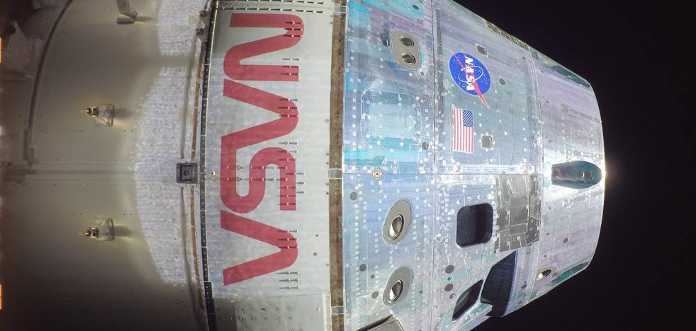 The Orion spacecraft successfully reaches the equator of its mission to the moon