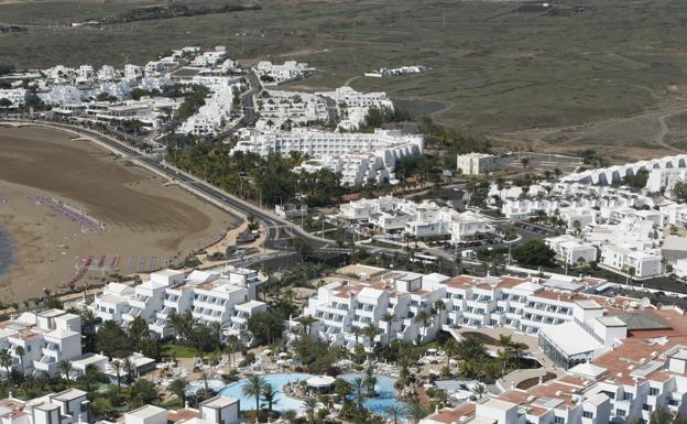 Imagen de archivo de la vista aérea de Tías, en Lanzarote./C7
