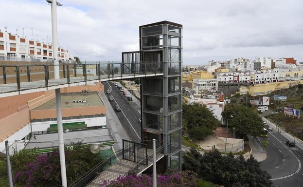 El ascensor que conecta Obispo Romo y el Barranquillo Don Zoilo será uno de los primeros en repararse. 